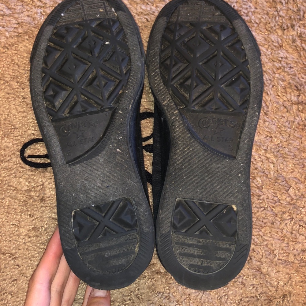 SOLD: All black converse size 8 - Picture 3 of 5